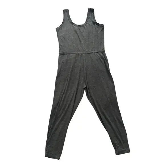 Vuori Jogger Women’s Medium Gray Romper Athleisure Yoga Travel Lounge Minimalist - Picture 4 of 16